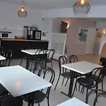 Hotel Des Voyageurs 2*